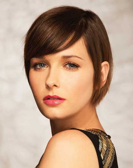 20 Stunning Straight Hairstyles for Short Hair - Pretty Designs