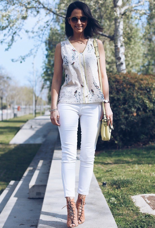 Pretty White Jeans Outfit Idea