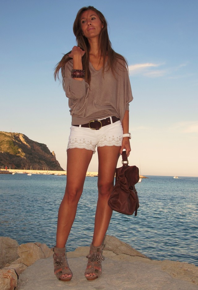 Trendy Outfit Idea with Shorts
