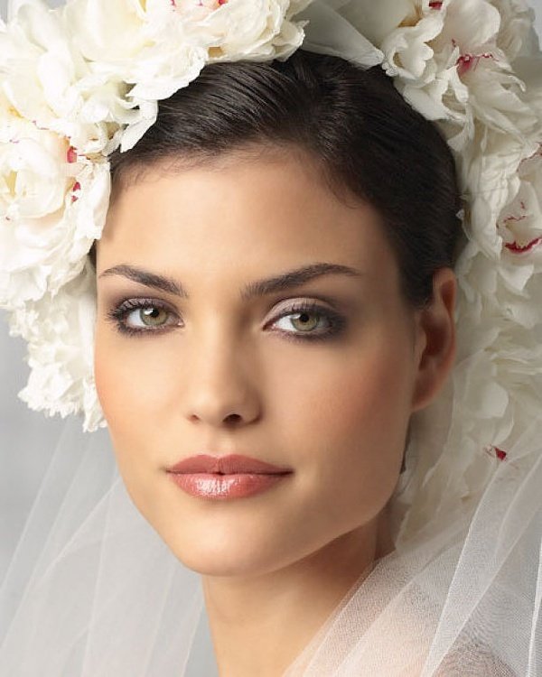 Sophisticated Bridal Makeup Look