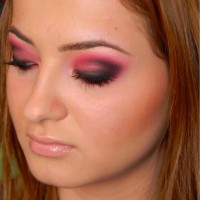 Bright Pink Smokey Eye Makeup Look