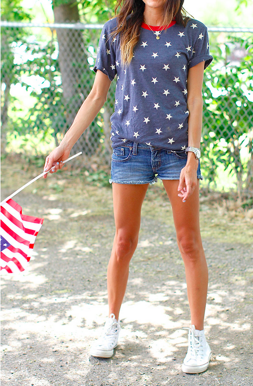 Casual Outfit Idea with Shorts and Star Shirt