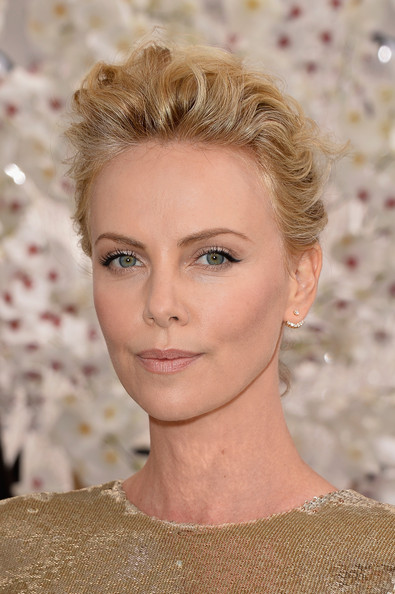 Charlize Theron Nude Makeup Look