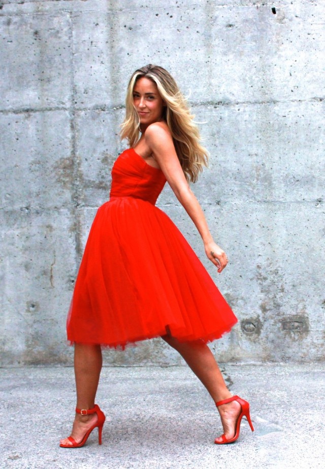 Chic Red Dress for Date