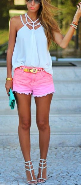 Cool Summer Outfit Idea with Pink Shorts