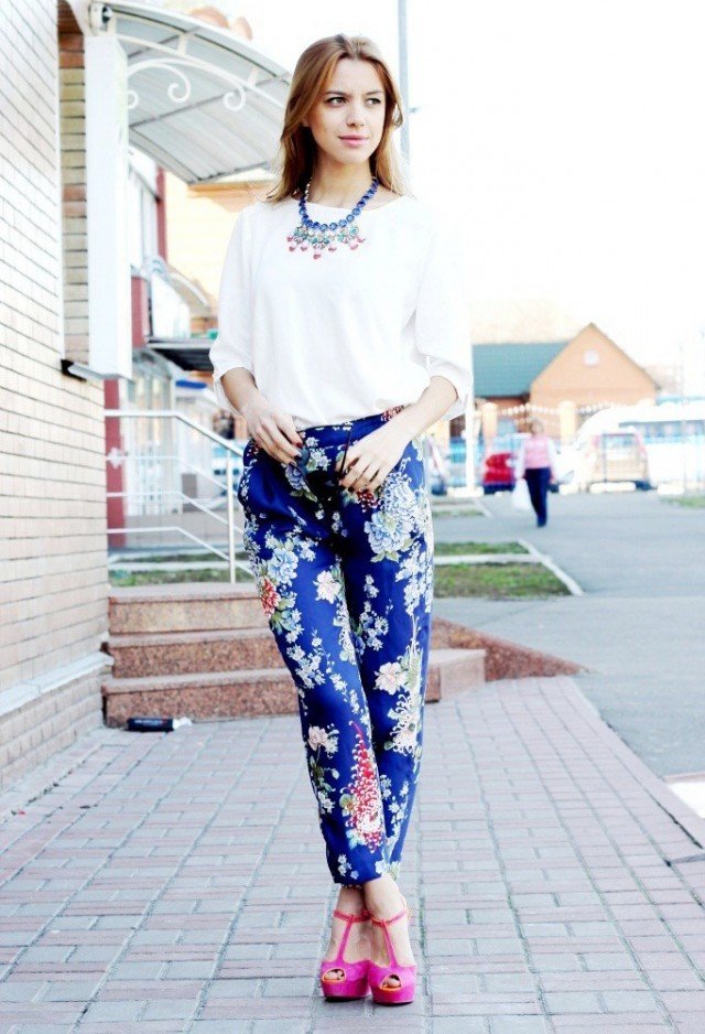 15 Voguish Outfit Ideas with the Trendy Printed Jeans - Pretty Designs