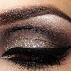 Glittery Smokey Eye Makeup