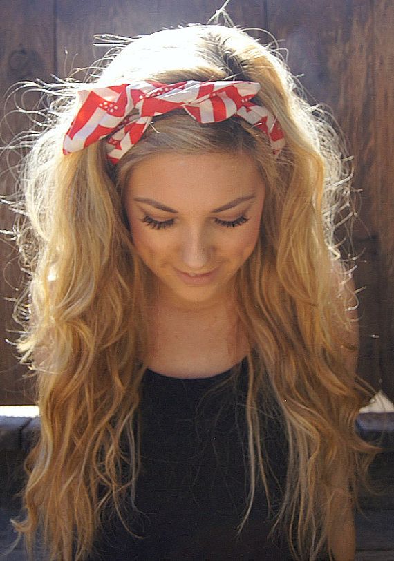 Lovely Headband Hairstyle for Young Women