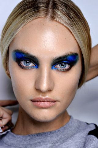 Peacock Inspired Smokey Eye Makeup Look