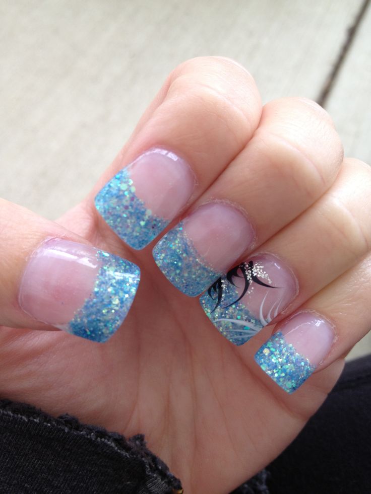 Pretty Blue Nails