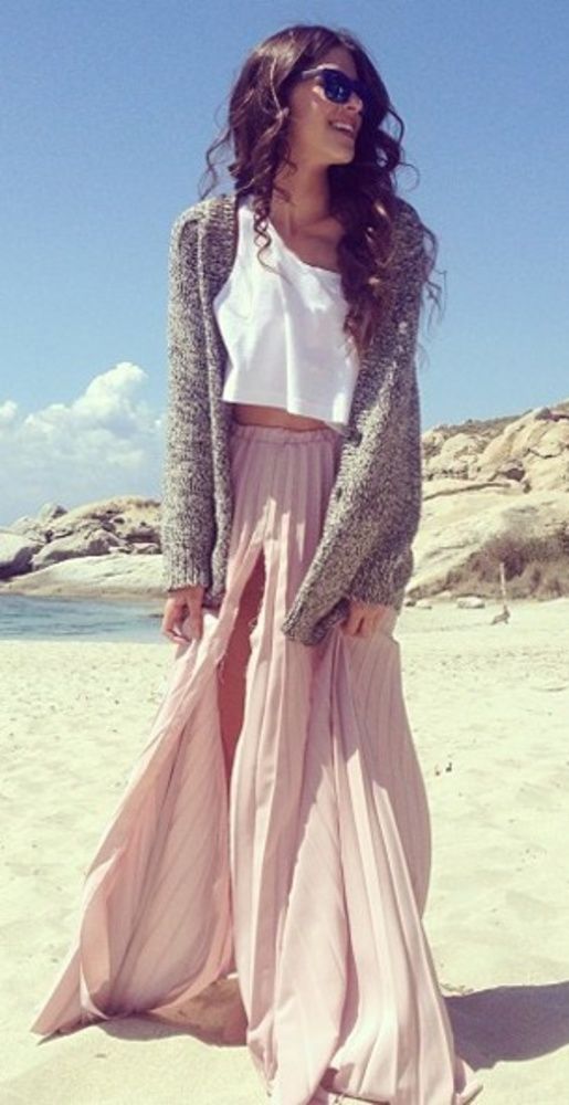 Ripped Pink Outfit Idea for Summer