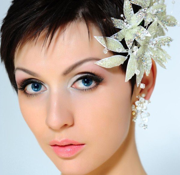 Short Bridal Hairstyles with Flowers