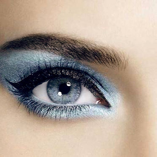 Silvery Blue Makeup Idea