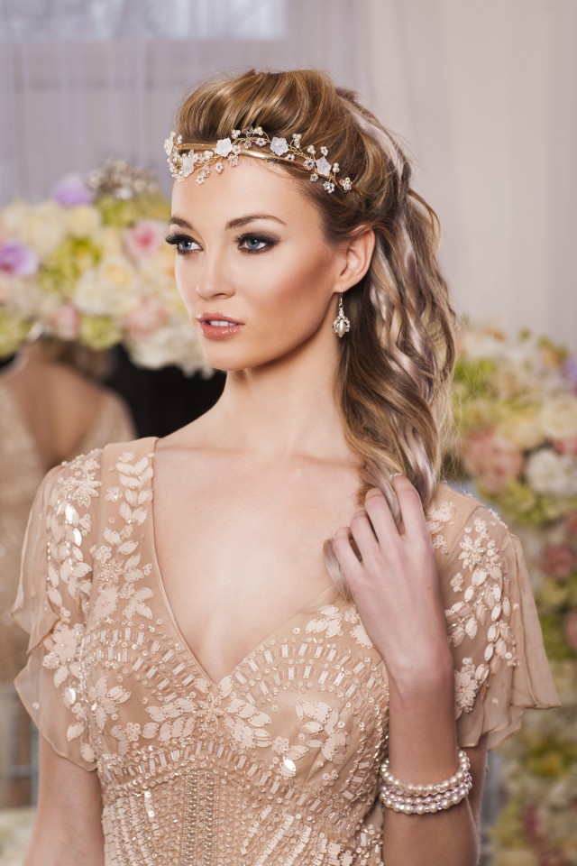 Simple and Stylish Bridal Head Piece