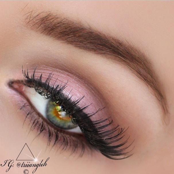 Soft Pink Eye Makeup for Party Look