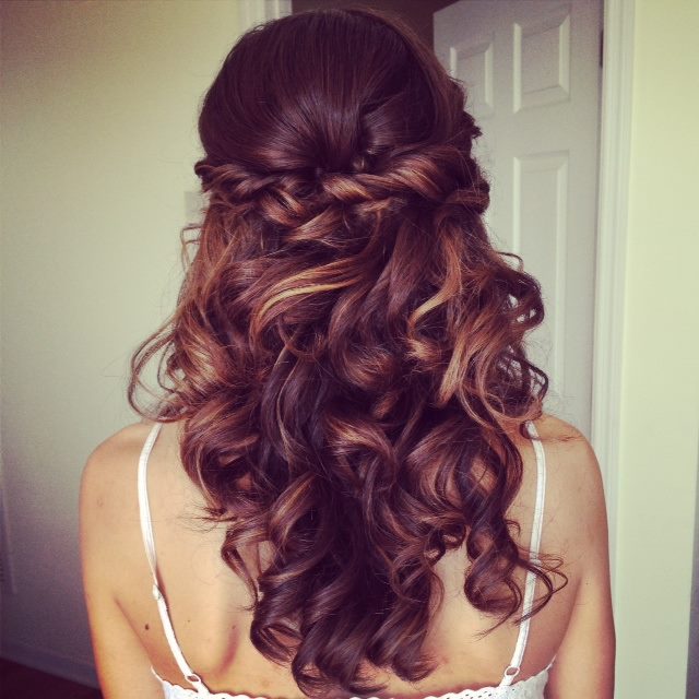 Twisted Curly Hairstyle for Bridals