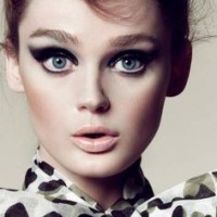 Vintage Makeup Look With Cat Eyes