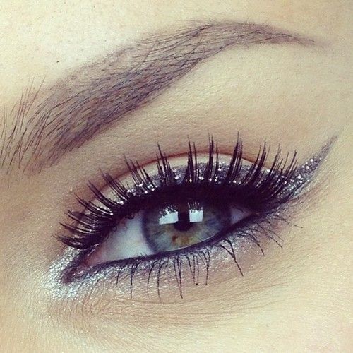 Beautiful Glitter Eye Makeup Idea