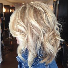 Blonde Bob Hairstyle for Curly Hair