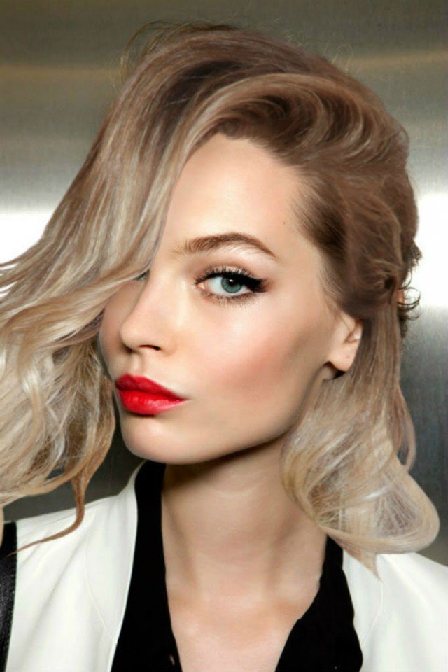 Cute Makeup Idea with Red Lips