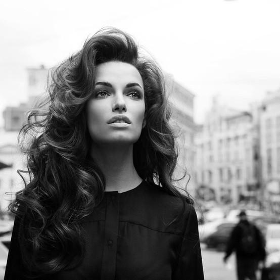 Glamorous Long Curly Hairstyle