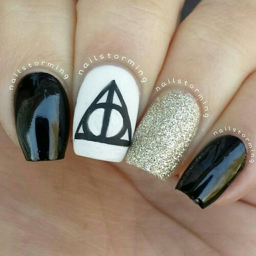 Glittering Harry Potter Nail Design