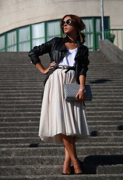 Graceful Midi Skirt Outfit Idea for Women