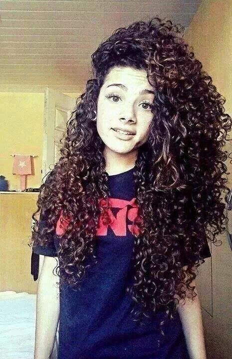 Lovely Long Curly Hairstyle