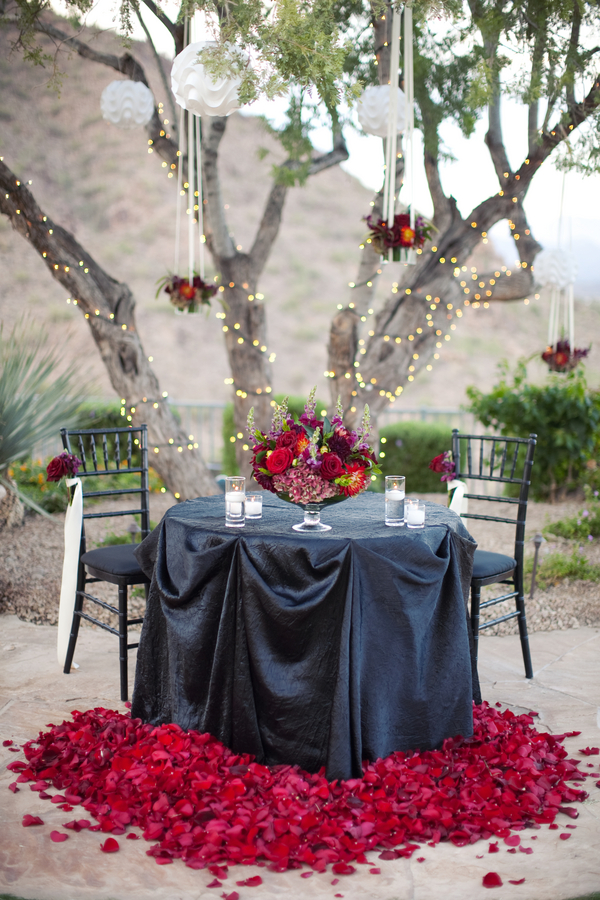 Outdoor Table: Heart Shape Design