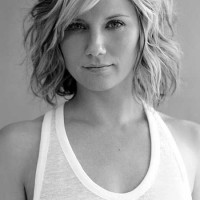 Short Wavy Bob Hairstyle