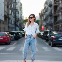 Stylish Outfit with Boyfriend Jeans and Blouse