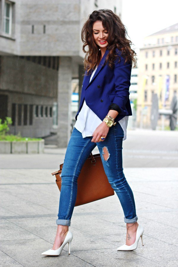 Blue Blazer Ripped Jeans and White Pumps