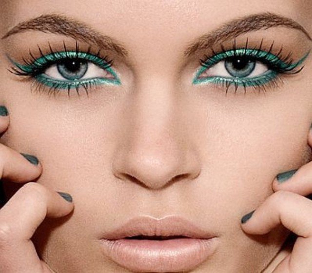 Blue Eye Liner Makeup for Green Eyes