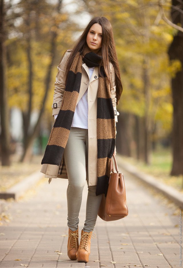 Classy Outfit Idea with a Scarf