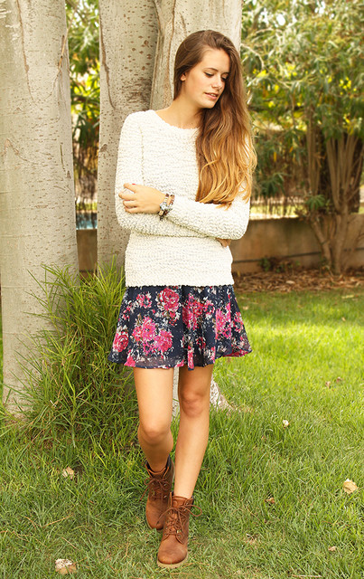Fall Outfit Idea with White Sweater and Floral Skirt