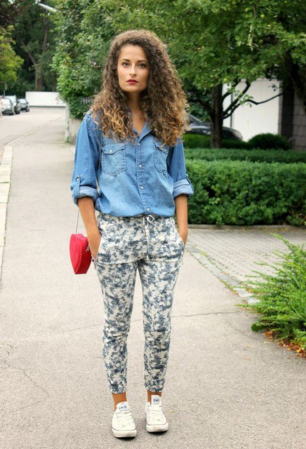Floral Pants Outfit Idea with Sneakers