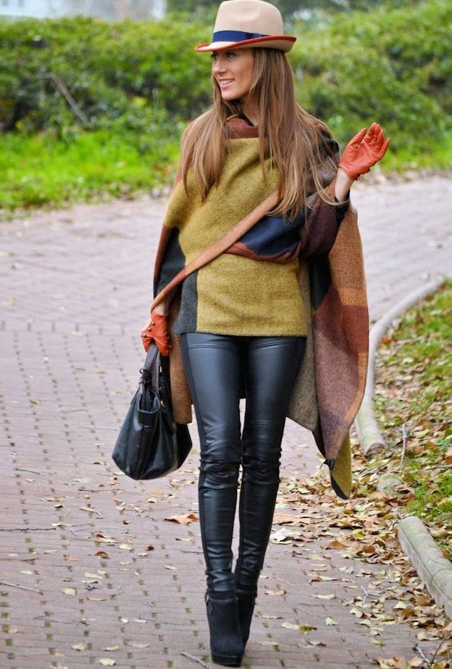 Gorgeous Poncho Outfit Idea for Fall