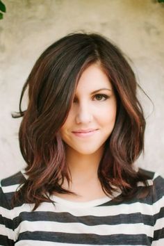 Great Medium Wavy Hairstyle for Long Faces