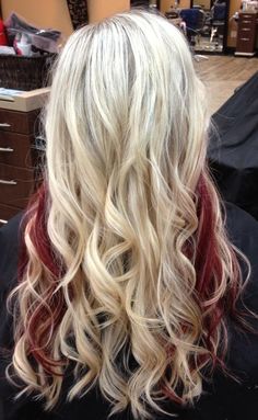 Long Wavy Blonde Hair With Red Highlights