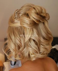 Short Curly Blond Bob for Wedding Hairstyles