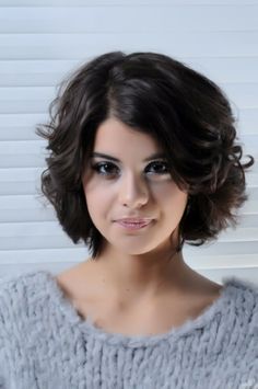 Short Curly Wavy Bob Haircut for Round Faces