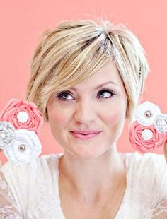 Short Layered Hairstyle for Round Face