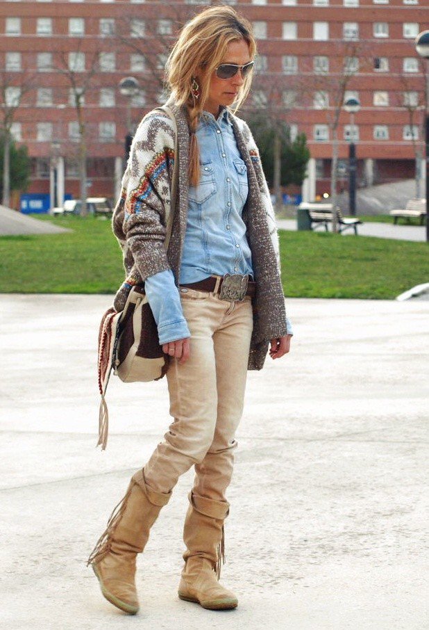 Stunning Fall Outfit Idea with Denim Shirt