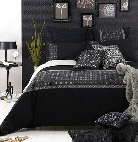 Bedroom Decoration: Black Wall Art - Pretty Designs