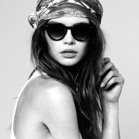 Stylish Headband Hairstyle for Young Women