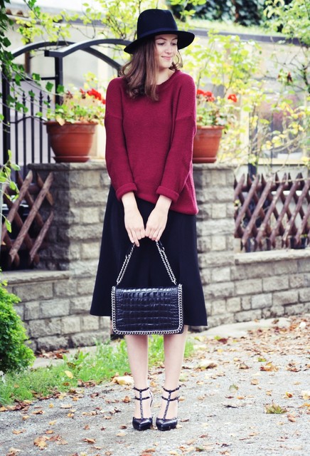 Sweater and Midi Skirt Outfit for Fall