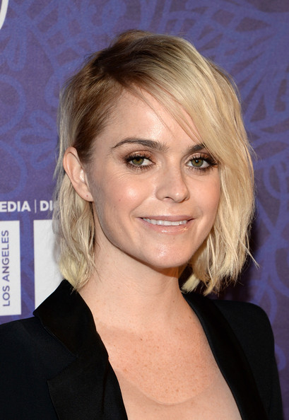 Taryn Manning Side-parted Wavy Hairstyle