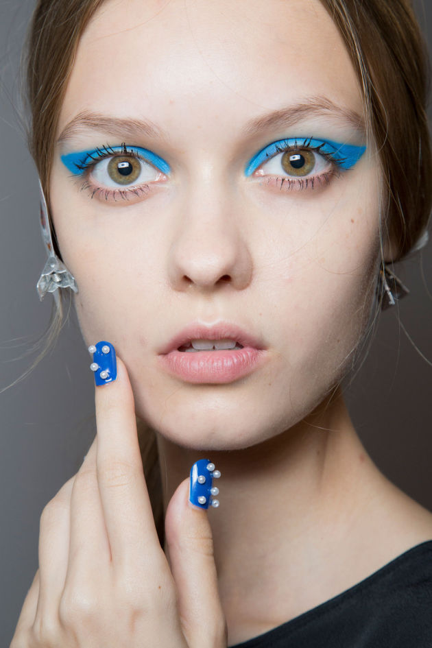 The Electric Blue Cat Eyes at Honor Spring 2015