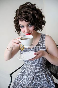 Vintage Short Curly Hairstyle for Thick Hair