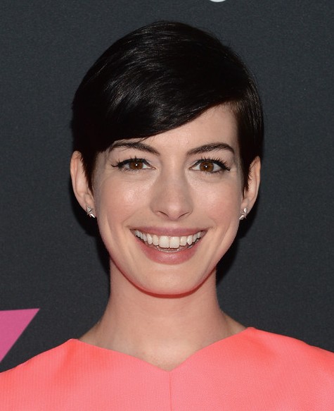 Anne Hathaway Short Hairstyle - Cute Side Parted Black Haircut for 2014